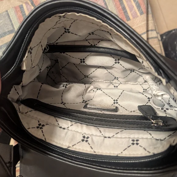 Naturalizer Black Crossbody Bag Silver Hardware Snap Closure Minimalist Purse - Picture 4 of 7